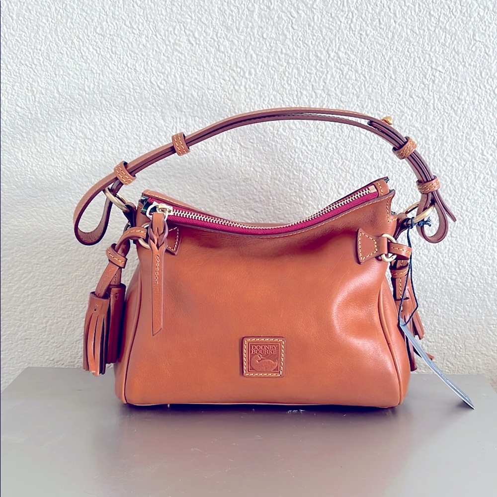 Dooney & Bourke Tassel Shoulder Bag / Natural